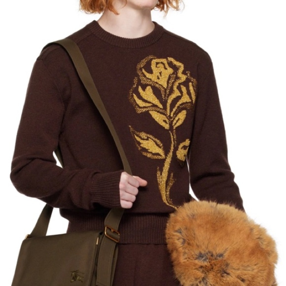 BURBERRY
Brown Rose Sweater